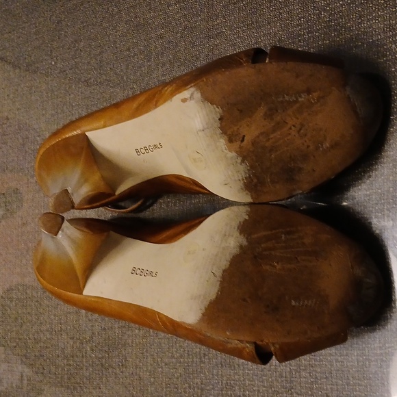 BCBGirls Tan Peep Toe Heels Size 7.5   Size 38 - Picture 4 of 6